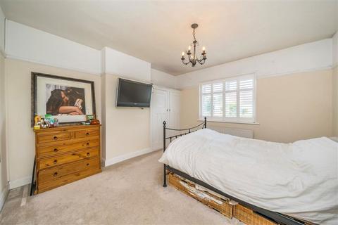 3 bedroom semi-detached house for sale, Shooters Hill Road, London SE18