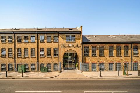 2 bedroom flat to rent, Old Ford Road, London E3