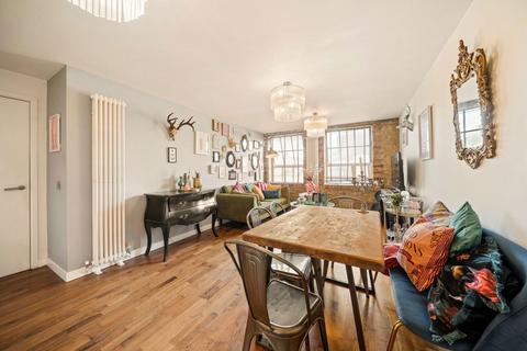 2 bedroom flat to rent, Old Ford Road, London E3