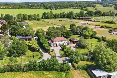 3 bedroom cottage for sale, Sporehams Lane, Chelmsford CM3