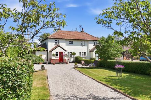 3 bedroom cottage for sale, Sporehams Lane, Chelmsford CM3