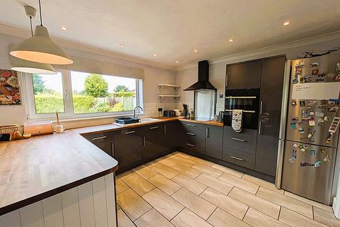 4 bedroom semi-detached house for sale, 114 Birch Avenue, Chadderton, Oldham, OL1 2QU