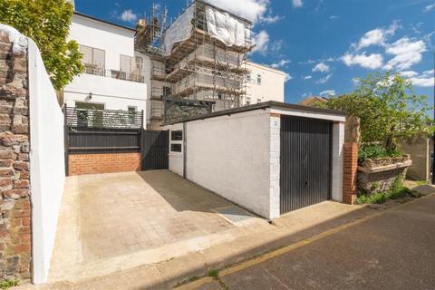 6 bedroom house for sale, Upperton Gardens, Eastbourne