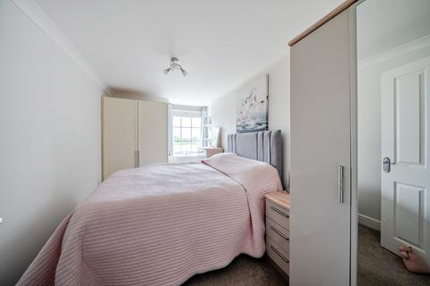 2 bedroom flat for sale, West Hall, Napsbury Pk, St. Albans, AL2