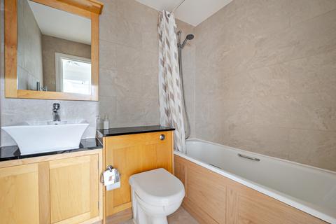 2 bedroom flat for sale, West Hall, Napsbury Pk, St. Albans, AL2