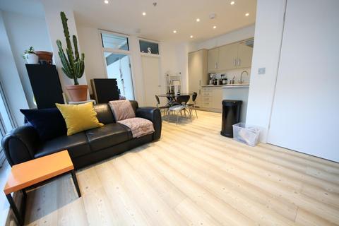 2 bedroom apartment to rent, Mowlem Street, London, E2