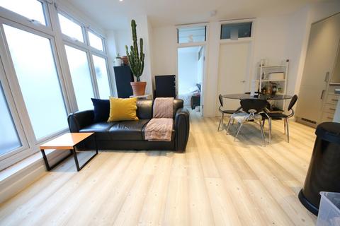 2 bedroom apartment to rent, Mowlem Street, London, E2