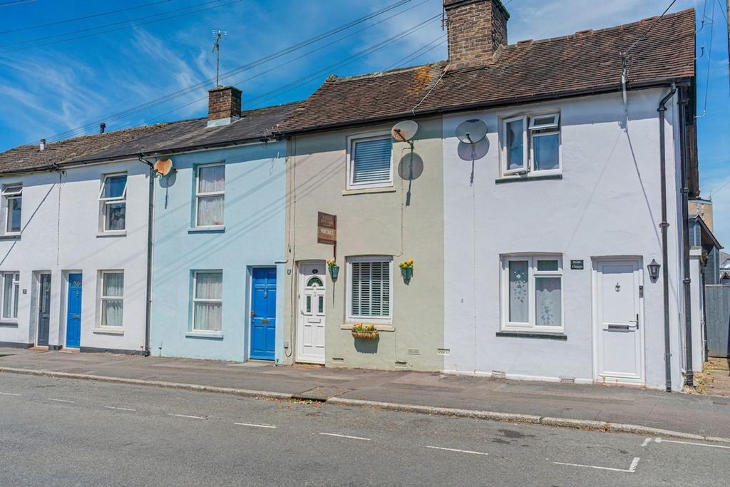 2 bedroom terraced house for sale in Haywards Heath on OnTheMarket
