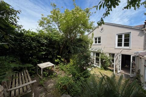 4 bedroom terraced house for sale, King Street, Newport, SA42