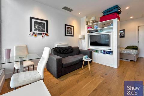 Studio to rent, Staines Road, Hounslow TW3