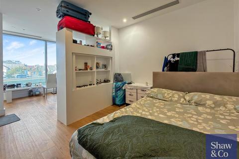 Studio to rent, Staines Road, Hounslow TW3