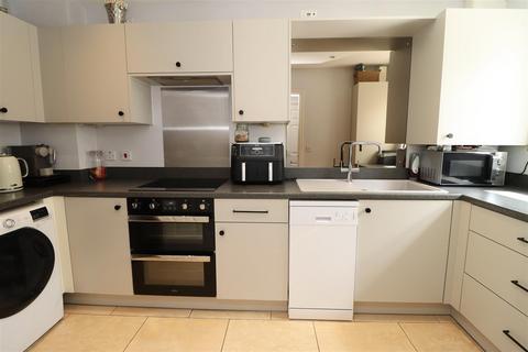 3 bedroom semi-detached house for sale, Kings Court, Market Weighton, York