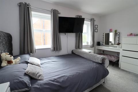 3 bedroom semi-detached house for sale, Kings Court, Market Weighton, York