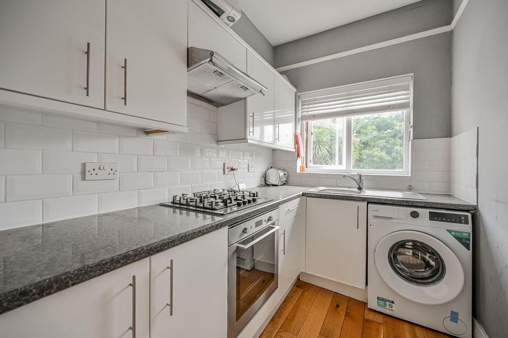Apartment in London - View 5