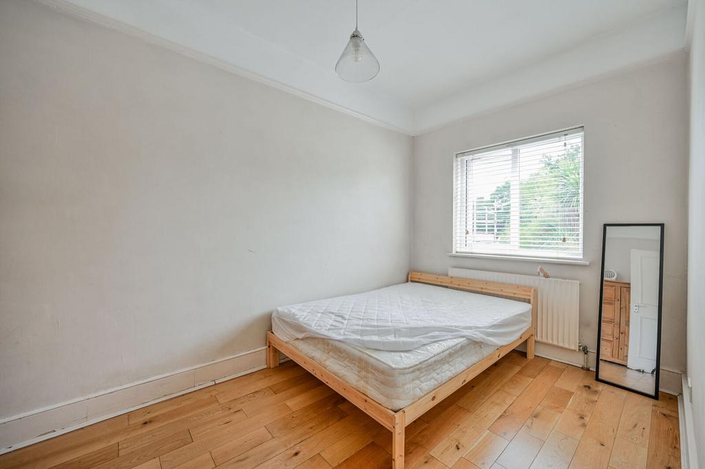 Apartment in London - More
