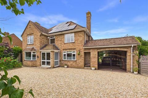 4 bedroom detached house for sale, Meadow House, Badsey Road, Evesham