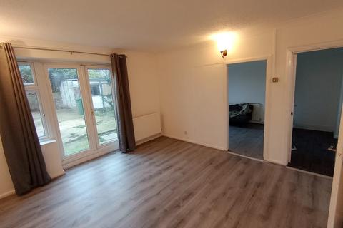 3 bedroom terraced house to rent, Frizlands Lane, Dagenham RM10