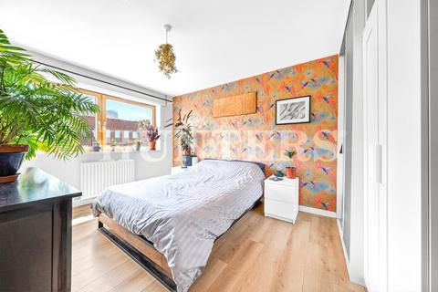 2 bedroom flat for sale, Lauriston Apartments, Tottenham, N17