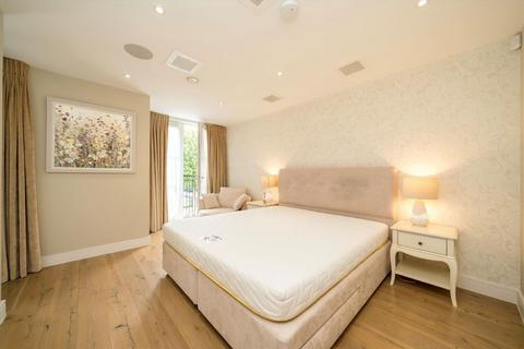 6 bedroom house to rent, St. Peters Square, London W6