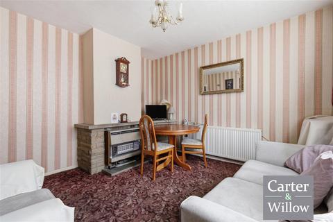 2 bedroom end of terrace house for sale, Rugby Road, Dagenham, Essex
