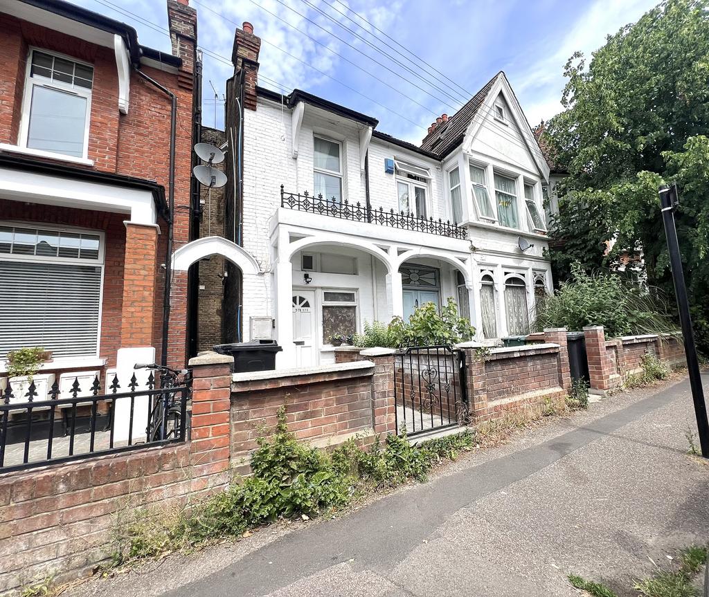 Lyndhurst Drive, London, E10, London