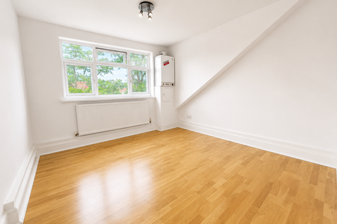 1 bedroom flat to rent, Lyndhurst Drive, London, E10