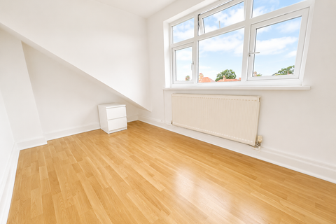 1 bedroom flat to rent, Lyndhurst Drive, London, E10