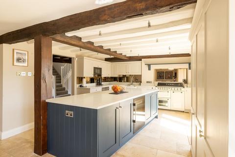 5 bedroom farm house for sale, Long Lane, Shaw, Newbury, Berkshire RG14