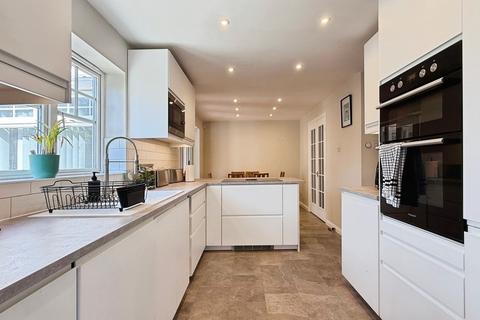 4 bedroom detached house for sale, Willoughby Close, Westbury