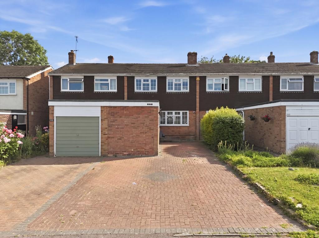 Detached house exterior, driveway, garage