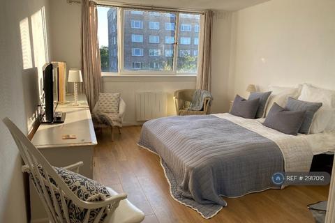undefined, Stockiemuir Avenue, Glasgow, G61
