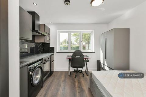 1 bedroom in a house share to rent, Kings Hedges Road, Cambridge, CB4