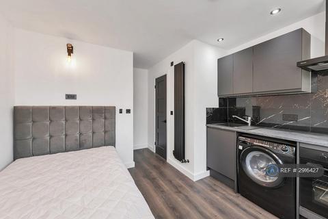 1 bedroom in a house share to rent, Kings Hedges Road, Cambridge, CB4