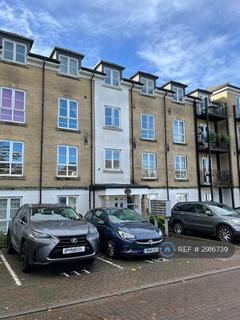 2 bed flat/apartment for rent in Tudor Way, Knaphill, Woking, GU21