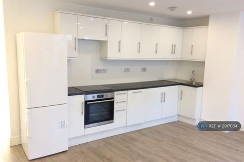2 bedroom flat to rent, Farquhar Rd, London, SE19