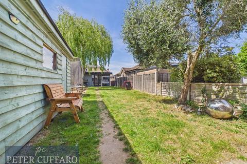 3 bedroom semi-detached house for sale, Crossfield Road, Hoddesdon EN11