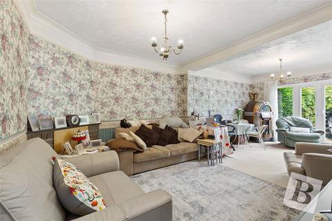 3 bedroom bungalow for sale, Greenbanks, Upminster, RM14