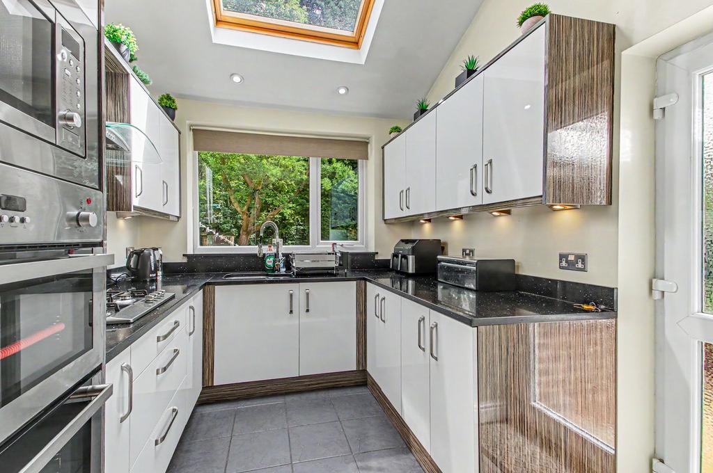 Castleton Avenue, Stretford, Manchester, M32 – další