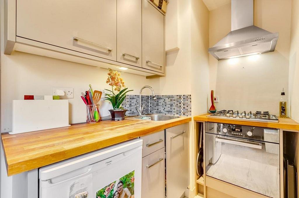 Apartment in London - View 2