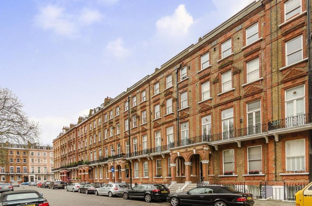Apartment in London - More