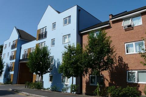 2 bed flat/apartment for rent in Parsons Close, Aldershot GU11