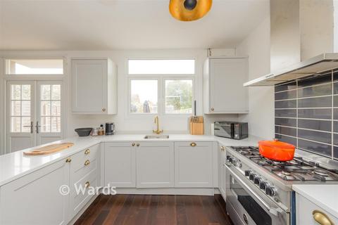 4 bedroom semi-detached house for sale, Mayplace Road East, Bexleyheath DA7
