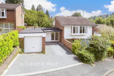 Dunedin Drive, Caterham CR3