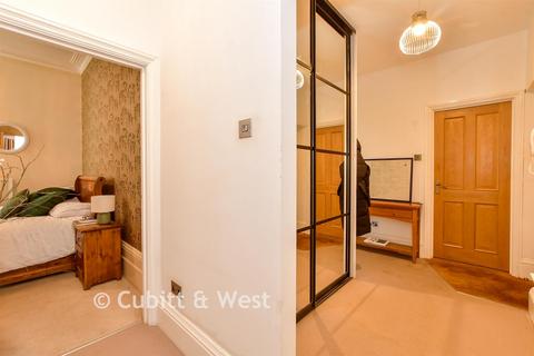 2 bedroom ground floor flat for sale, Carlton House, Southsea PO5