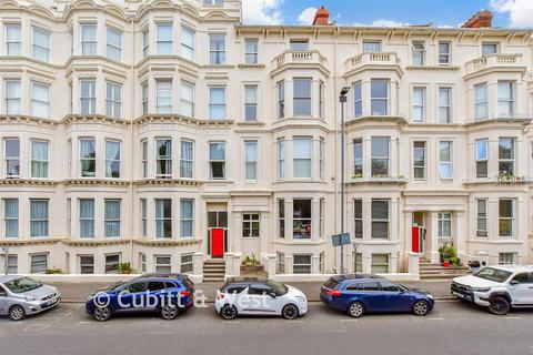 2 bedroom ground floor flat for sale, Carlton House, Southsea PO5