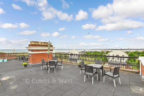 2 bedroom ground floor flat for sale, Carlton House, Southsea PO5