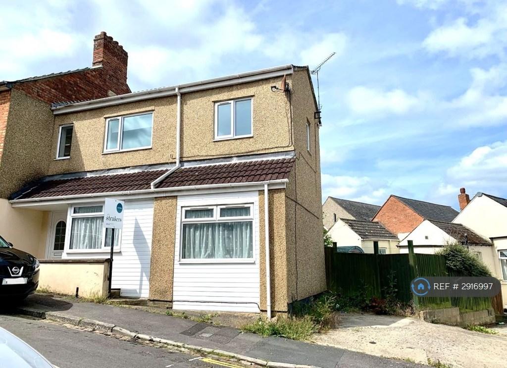2 bedroom end of terrace house to rent