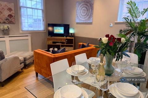 3 bedroom semi-detached house to rent, Portland Mews, Leamington Spa, CV32