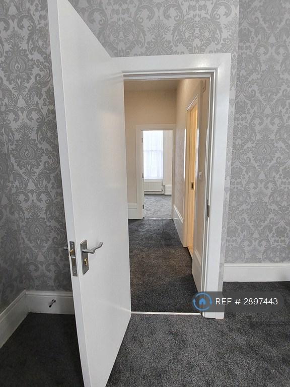Entry Bedroom 2