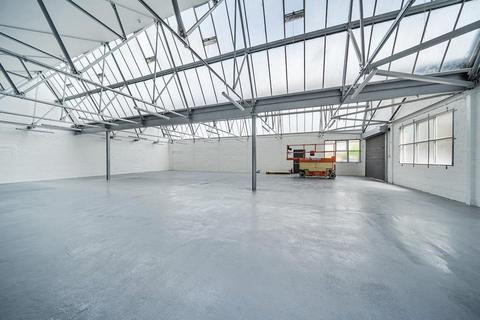 Warehouse to rent, Carlisle Rd London NW9
